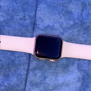 Apple watch series 4 rose gold